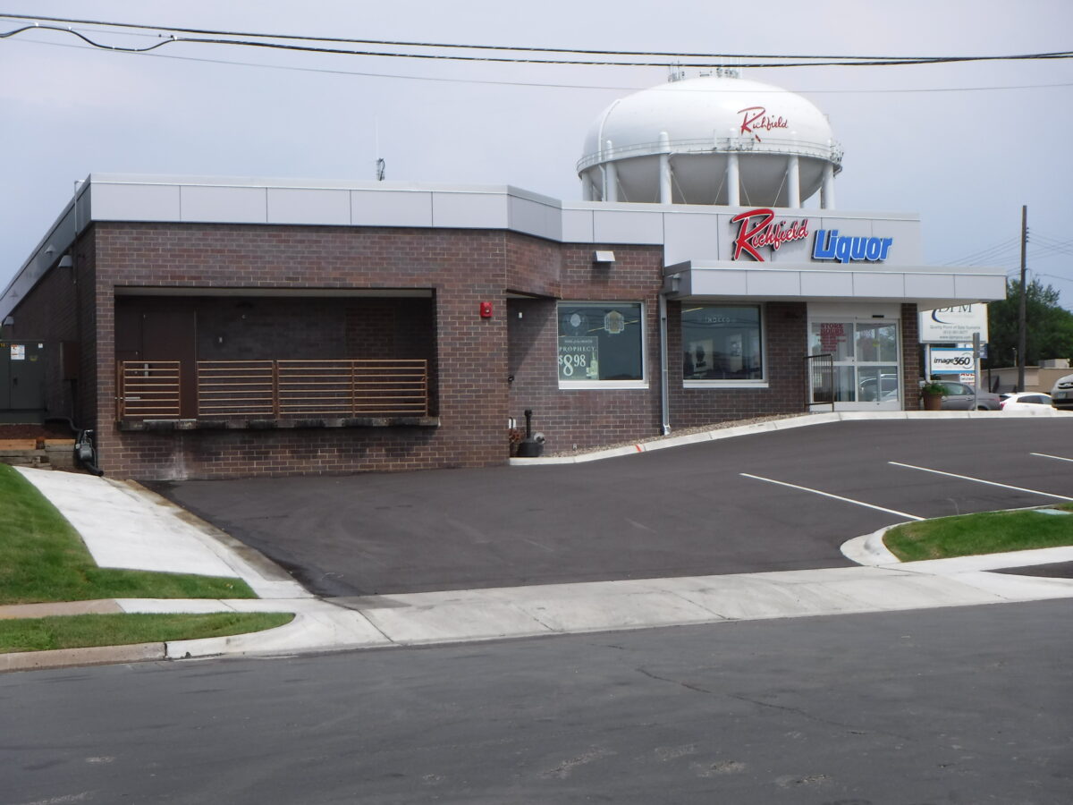 Richfield Liquor CalTex Electric