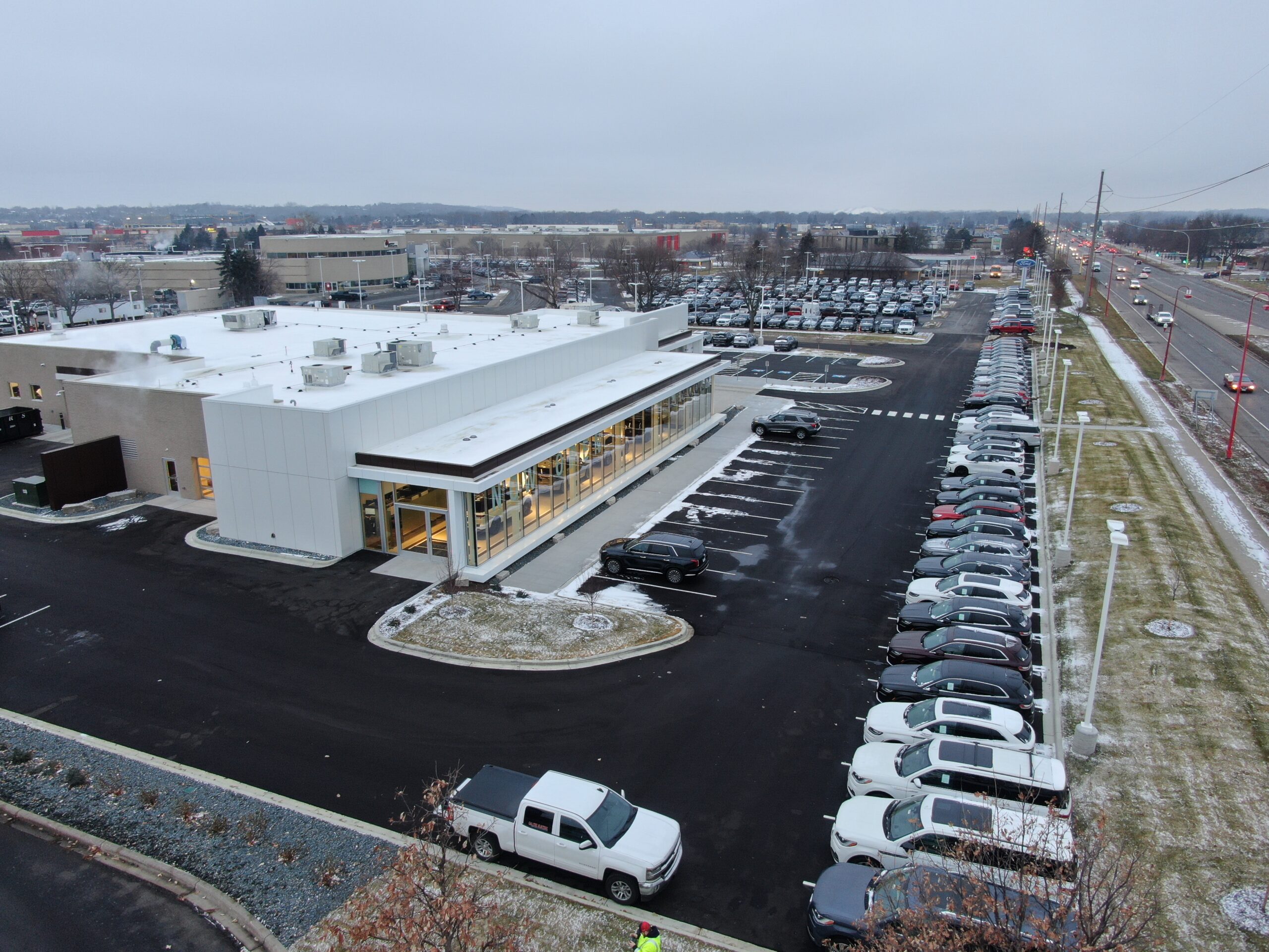 Apple Auto Lincoln Dealership CalTex Electric